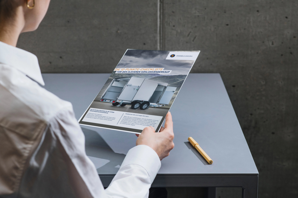 kuehlanhaenger-checkliste-a4-paper-mockup-in-a-minimalist-setting kuehlanhaenger checkliste a4 paper mockup in a minimalist setting